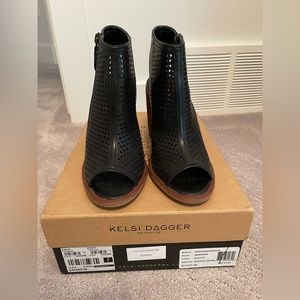 New Kelsi Dagger Brooklyn Mason Sandal booties in size 8